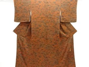 赤城右堂作　縮緬地型染　家屋に草花模様小紋着物